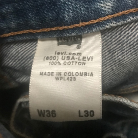 Levis 501 Jeans. Made in Colombia - Picture 3 of 3